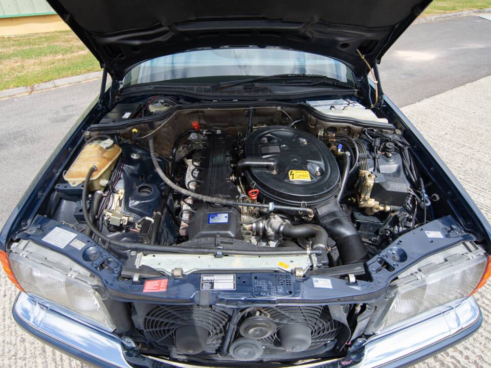 Bild 22/29 von Mercedes-Benz 300 SE (1990)