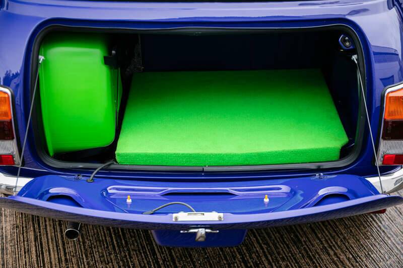 Image 33/34 of Rover Mini "Paul Smith" (1999)