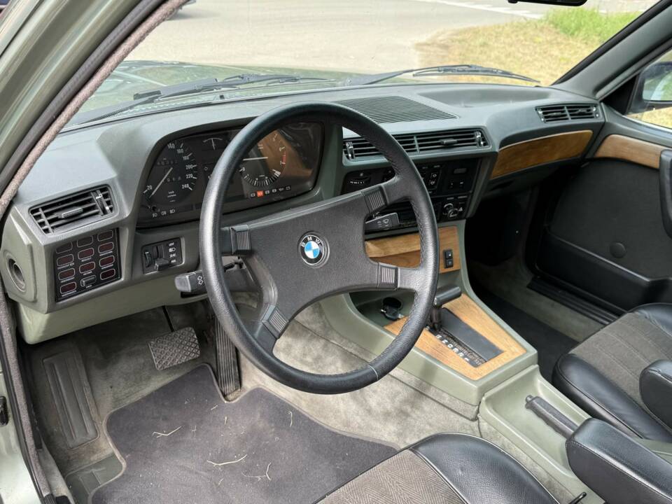 Image 12/19 of BMW 728i (1986)
