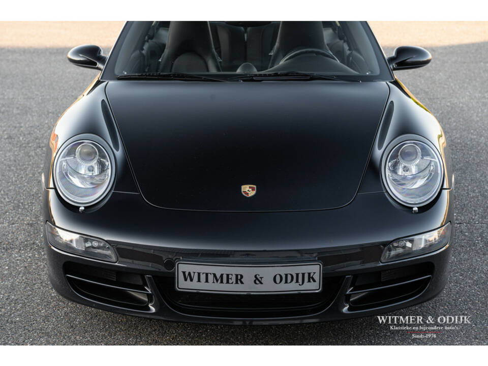 Image 17/29 of Porsche 911 Carrera 4S (2008)
