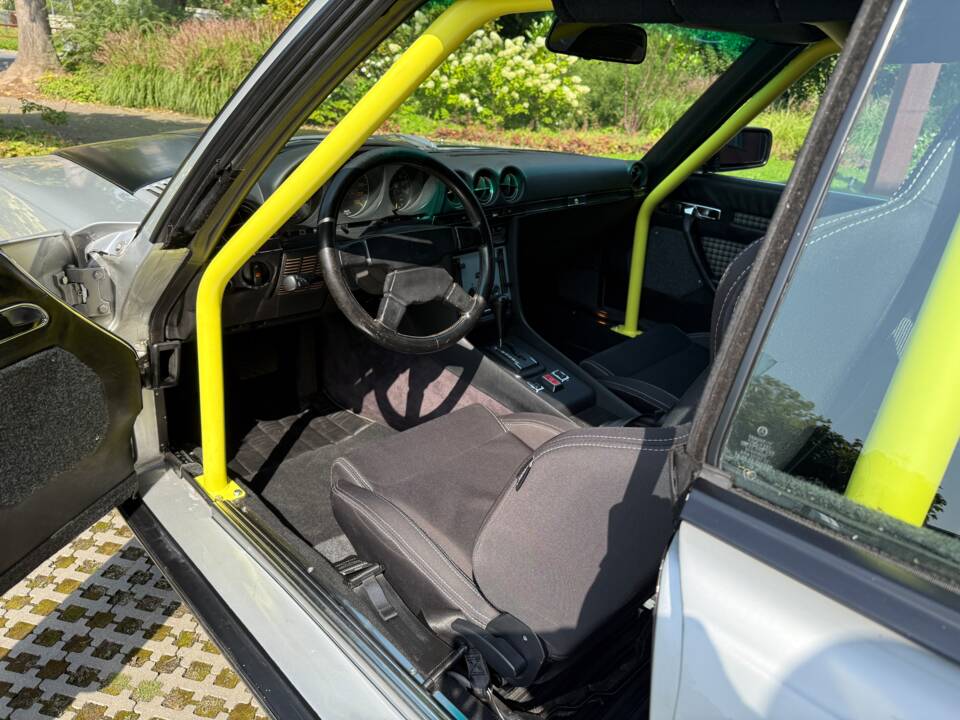 Immagine 8/29 di Mercedes-Benz 500 SLC (1980)