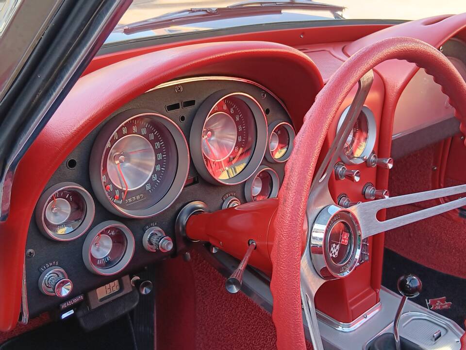 Image 24/35 of Chevrolet Corvette Sting Ray (1963)