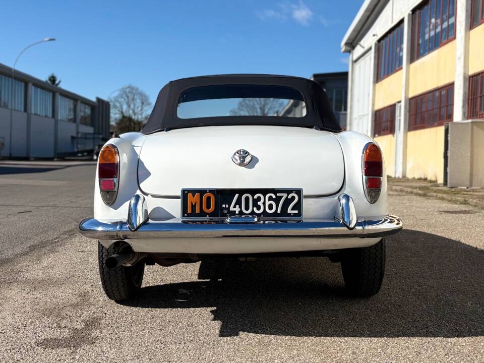 Image 5/23 of Alfa Romeo Giulia 1600 Spider (1963)