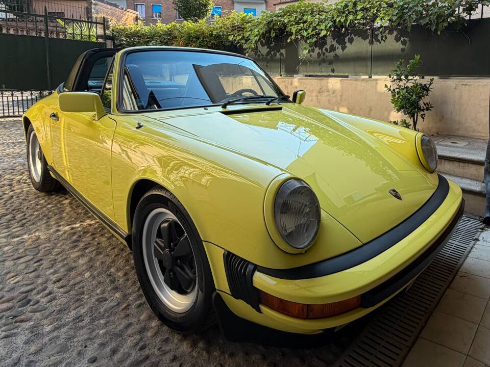 Bild 2/10 von Porsche 911 Carrera 3.2 (1987)