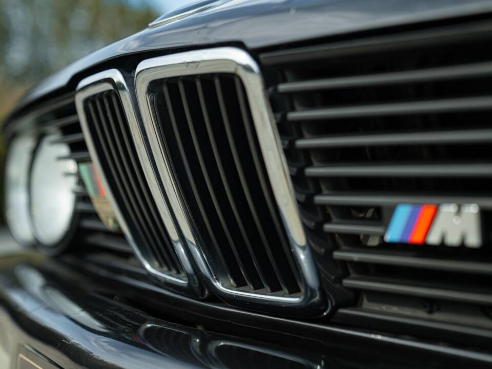 Immagine 21/50 di BMW M 535i (1985)