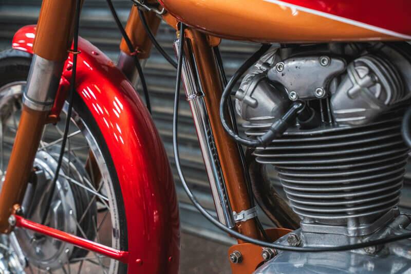 Image 24/43 of Ducati 175 Sport (1959)