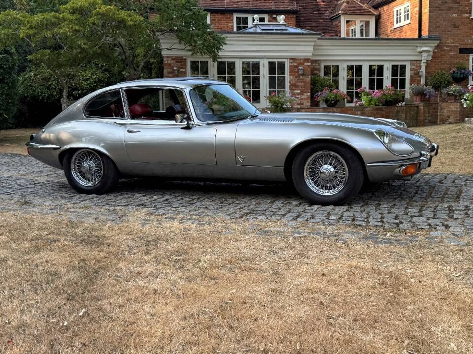 Afbeelding 7/30 van Jaguar E-Type V12 (2+2) (1974)