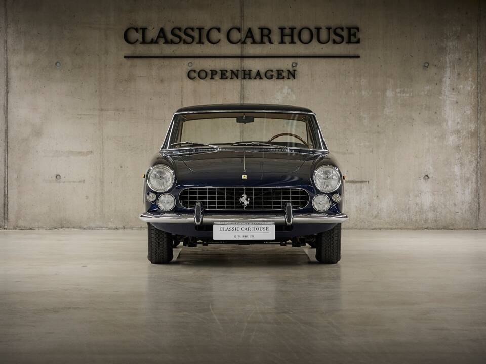 Imagen 2/90 de Ferrari 250 GT 2+2 (1963)