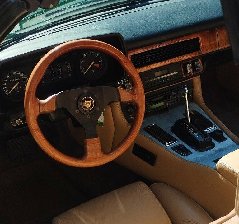 Image 2/8 of Jaguar XJS 5.3 V12 (1989)