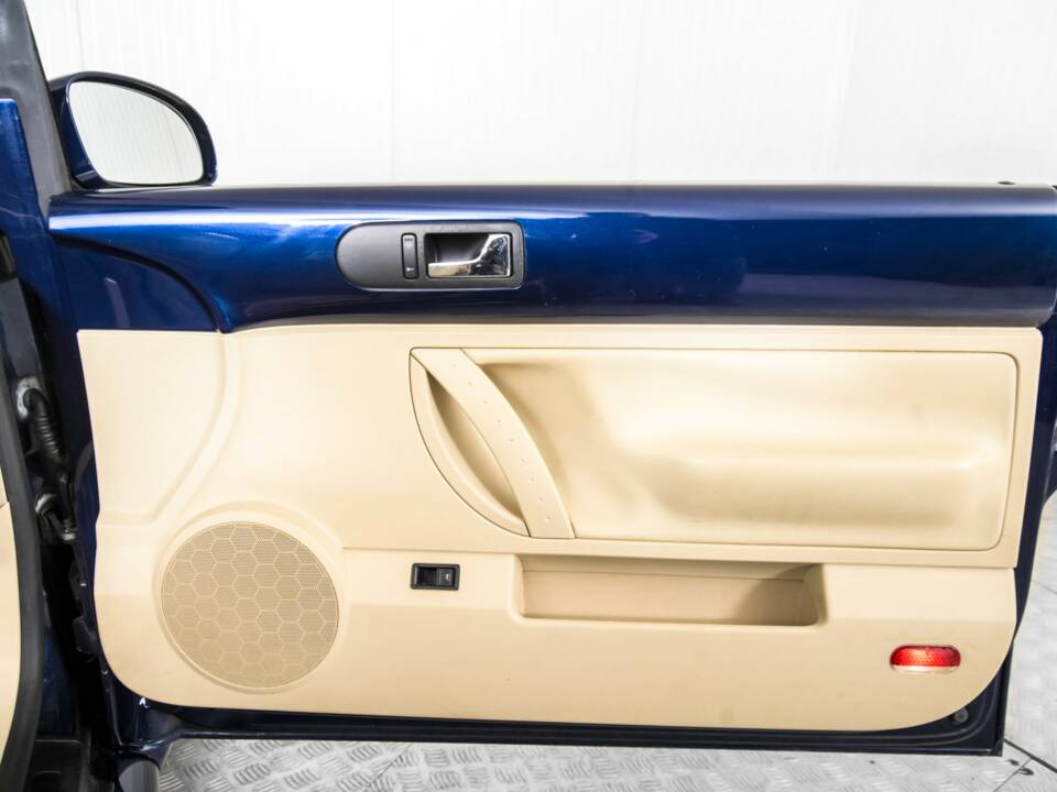 Afbeelding 33/50 van Volkswagen New Beetle 1.4 (2003)