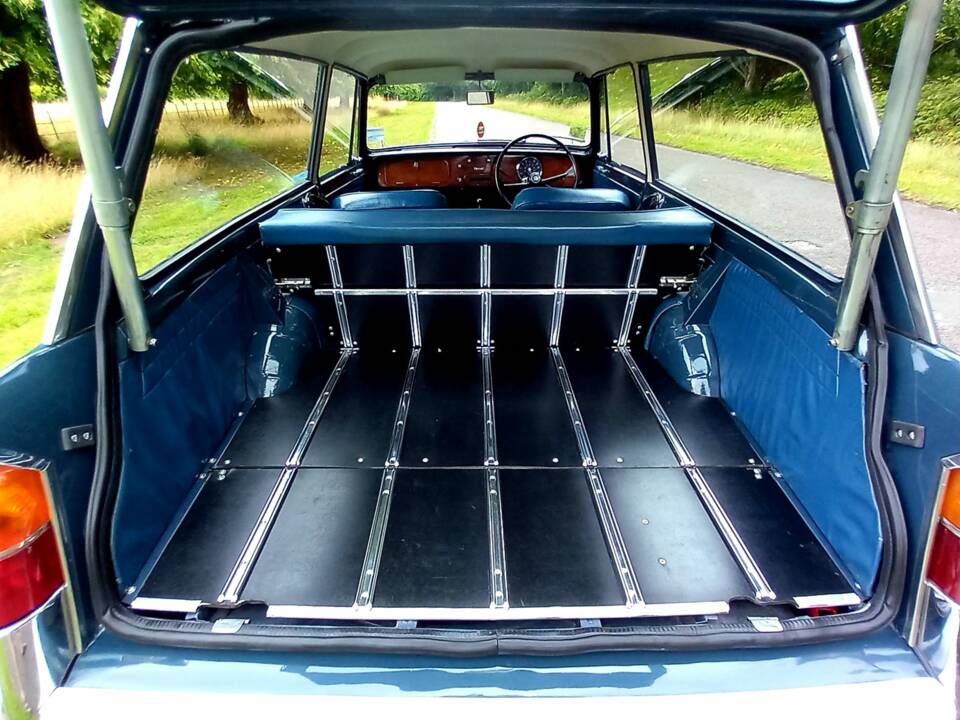 Image 11/93 of Triumph Herald 1200 (1964)