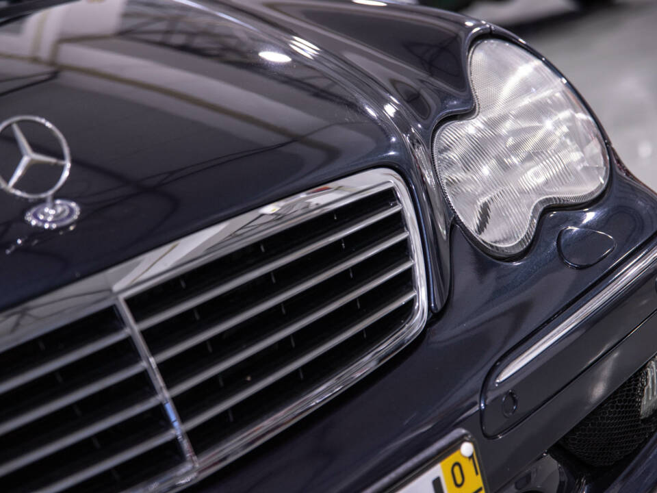 Bild 8/18 von Mercedes-Benz C 32 AMG (2001)