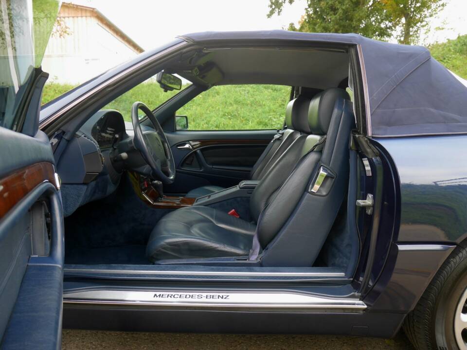 Image 30/35 de Mercedes-Benz SL 320 (1996)