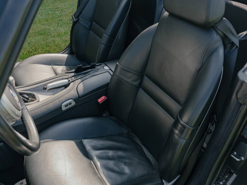 Image 129/185 of BMW Z8 (2001)