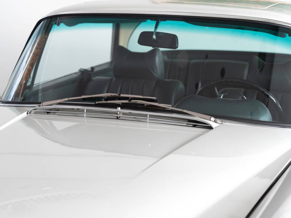 Bild 18/39 von Mercedes-Benz 280 SE 3,5 (1970)