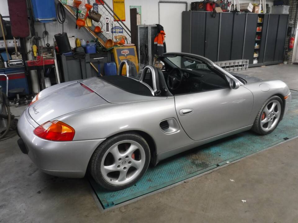 Bild 19/36 von Porsche Boxster S (2000)