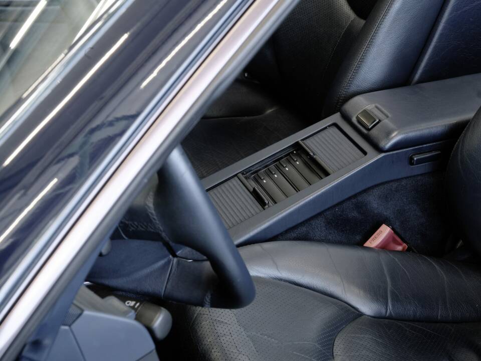 Image 20/46 of Mercedes-Benz SL 320 (1998)