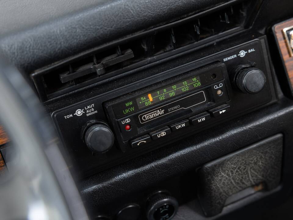 Bild 14/32 von Volkswagen Käfer 1303 LS (1978)