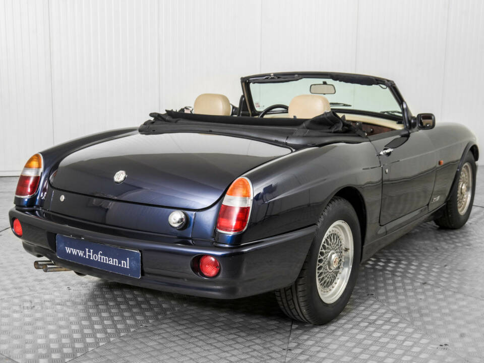 Immagine 27/50 di MG RV8 (1991)