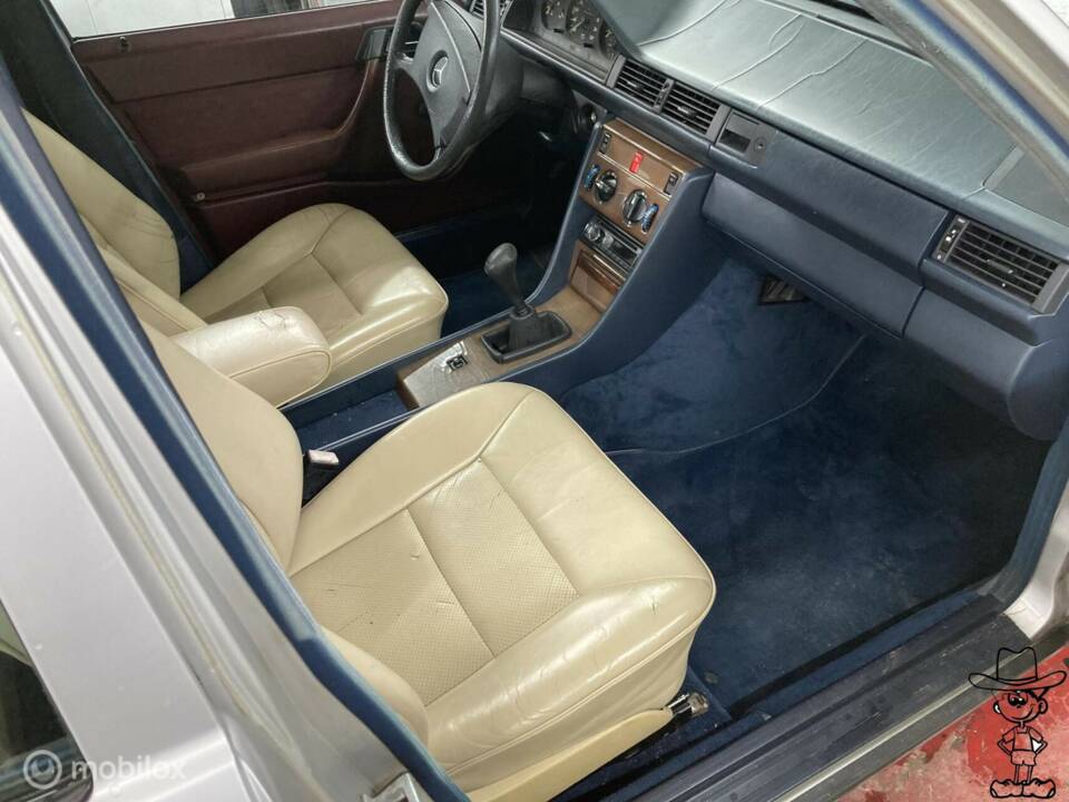 Bild 7/41 von Mercedes-Benz 300 D (1987)