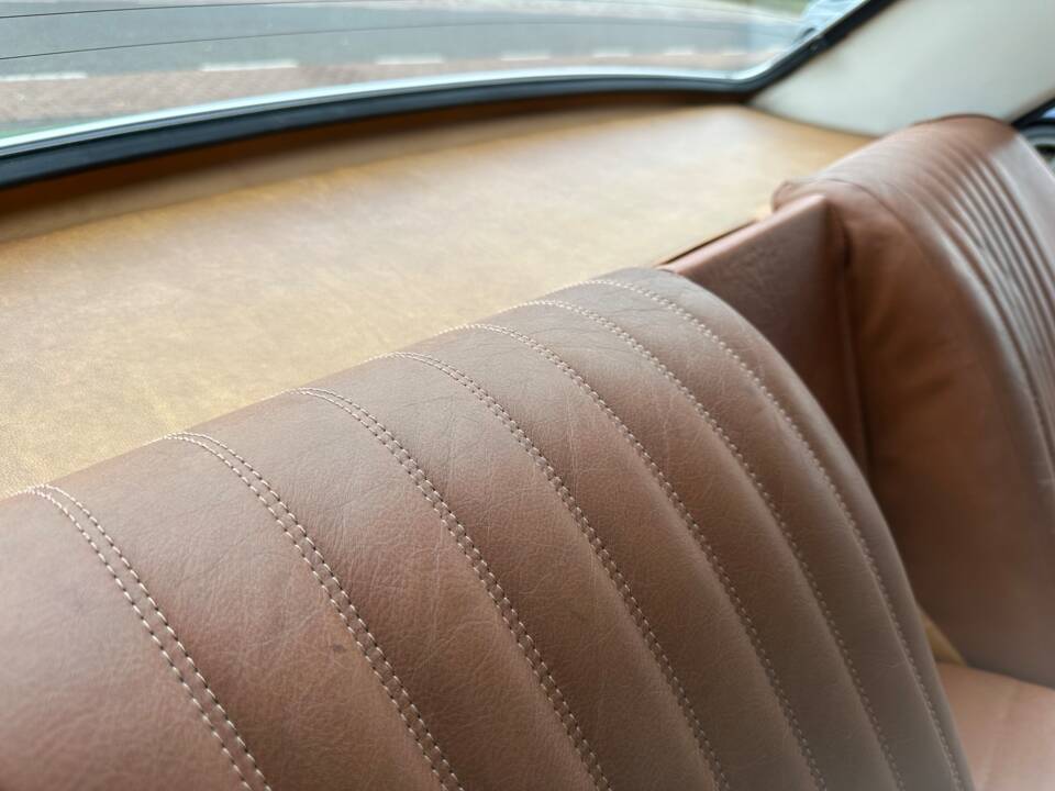 Image 42/80 of Peugeot 504 TI (1976)