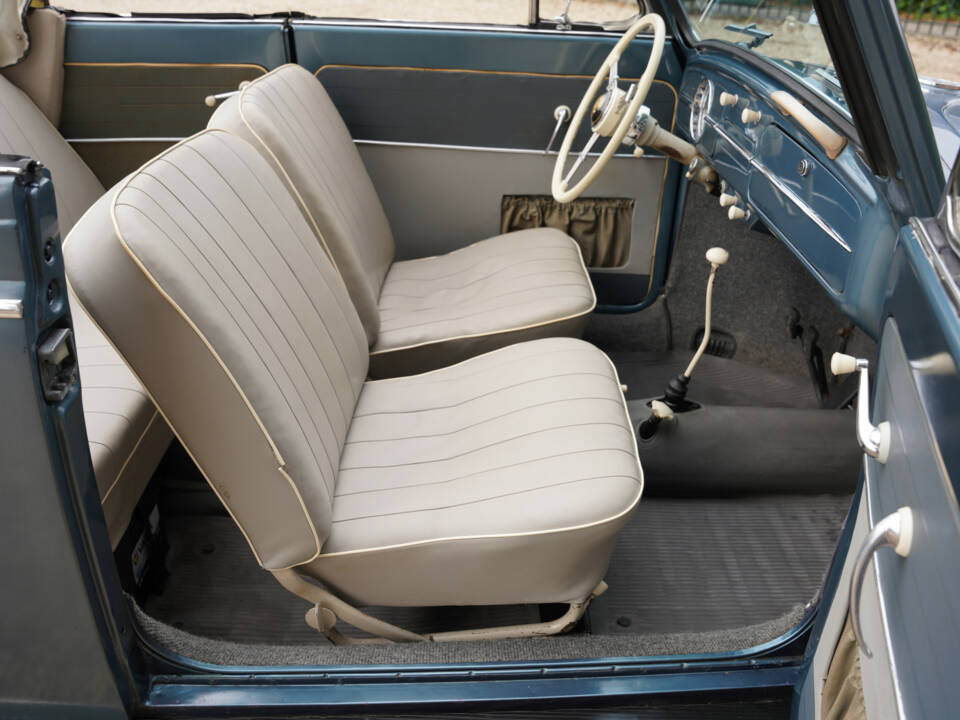 Image 30/50 of Volkswagen Käfer 1200 Cabriolet (1958)