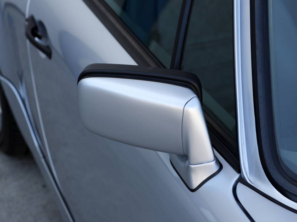 Image 5/46 of Porsche 911 Carrera 2 (1991)
