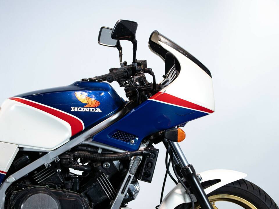 Image 40/50 de Honda VF 750 (1983)