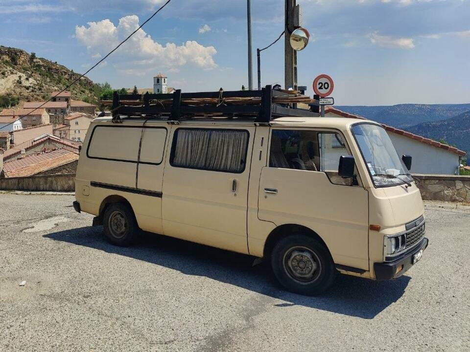 Image 4/8 of Nissan Urvan 2.3 D (1986)
