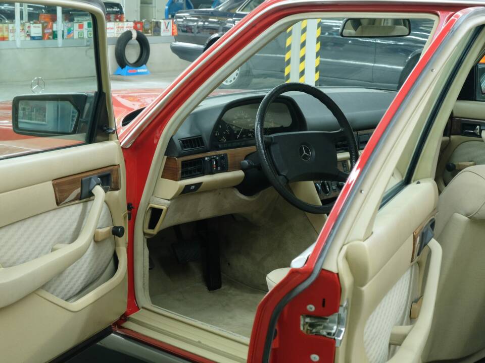 Bild 40/50 von Mercedes-Benz 260 SE (1986)