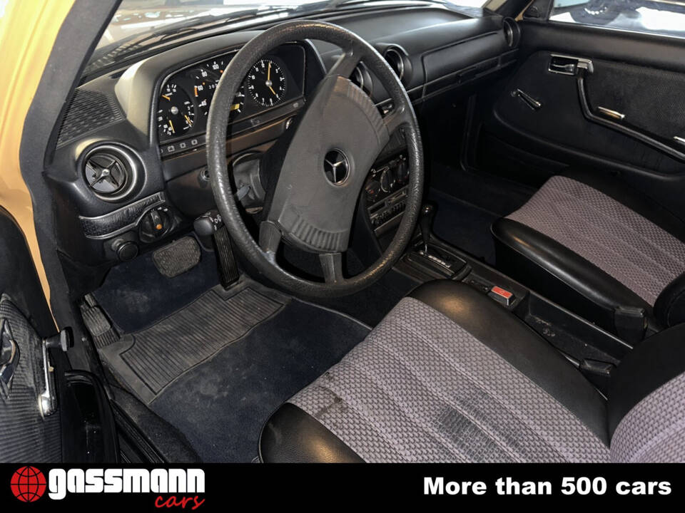 Image 7/15 de Mercedes-Benz 300 D (1977)