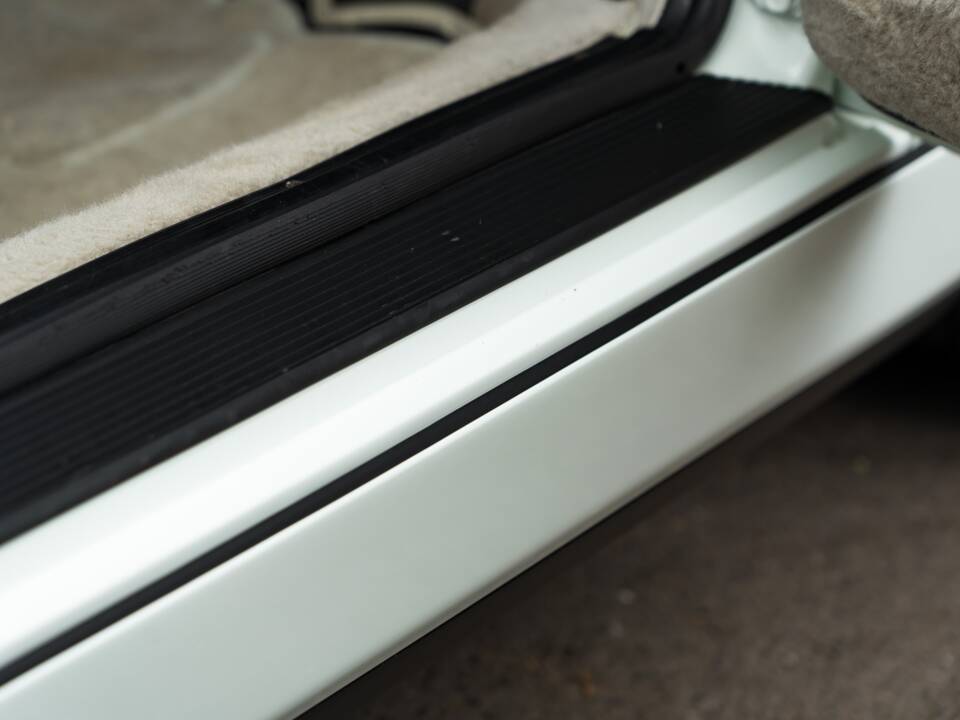 Bild 33/48 von Porsche 911 Carrera 2 (1990)