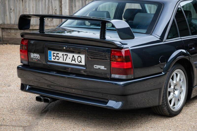 Afbeelding 8/38 van Opel Omega 3,0i 24V (1992)