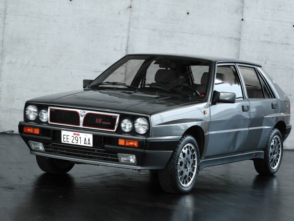 Image 5/50 of Lancia Delta HF Integrale (1988)