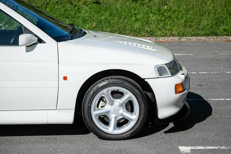 Image 12/41 of Ford Escort RS Cosworth (1995)