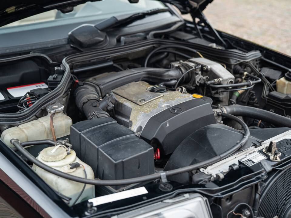 Image 11/83 de Mercedes-Benz E 220 (1996)