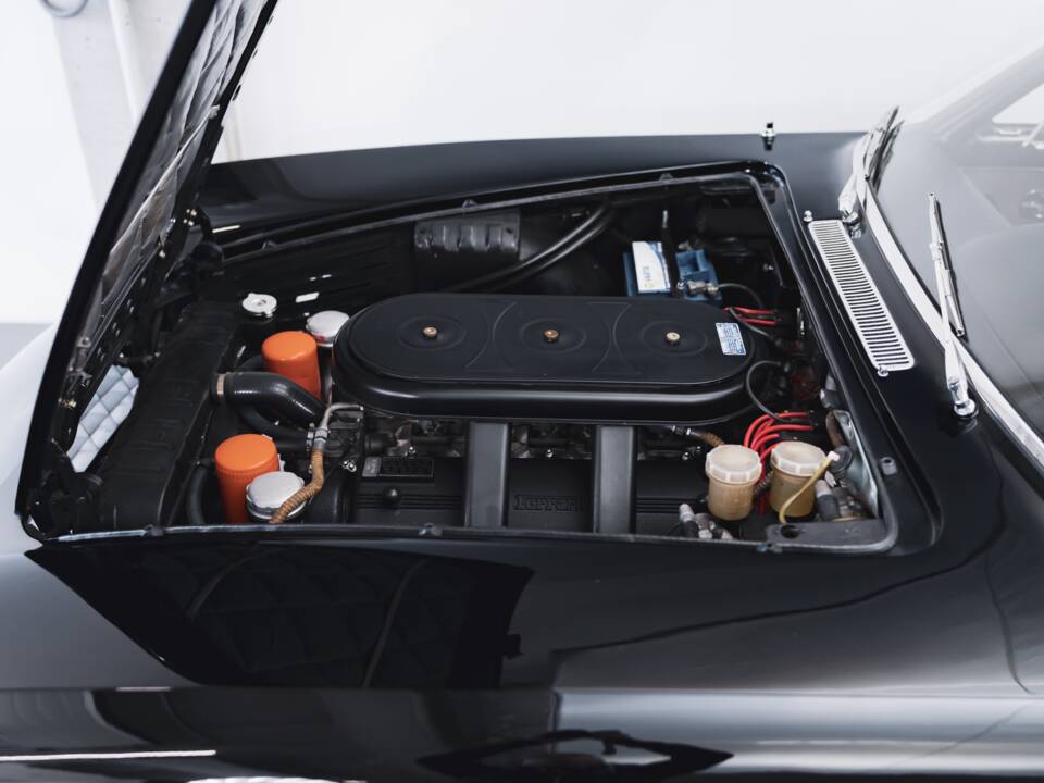 Image 49/100 of Ferrari 330 GT 2+2 (1965)