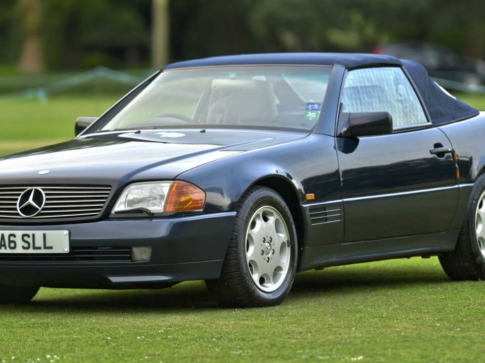 Image 25/50 of Mercedes-Benz SL 500 (1995)