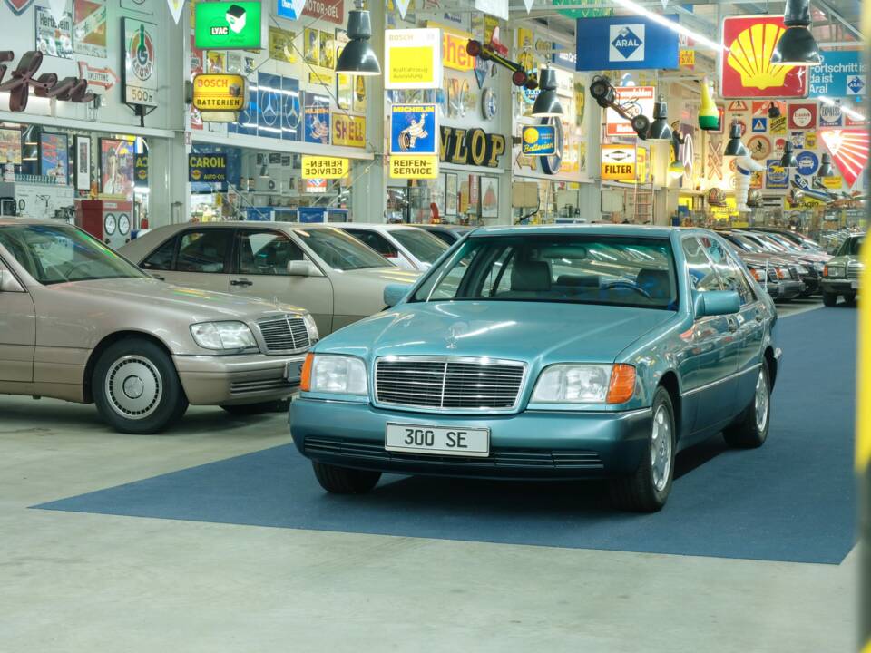 Bild 8/50 von Mercedes-Benz 300 SE (1991)