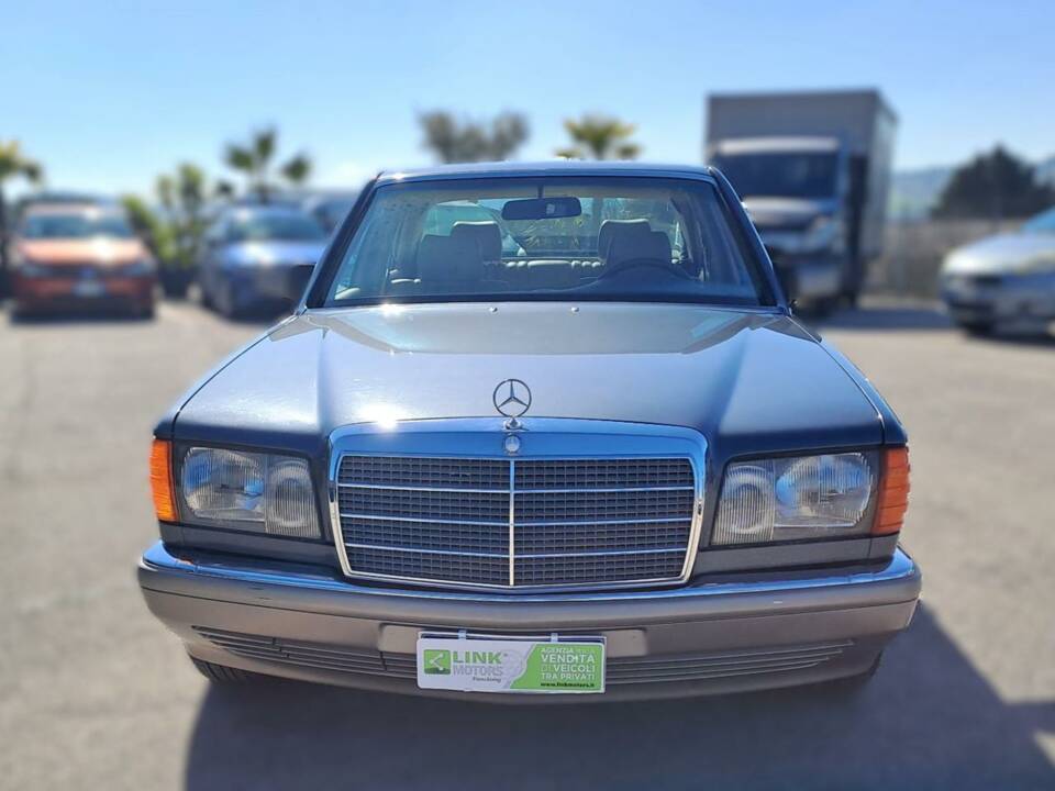 Image 19/50 of Mercedes-Benz 300 SE (1990)