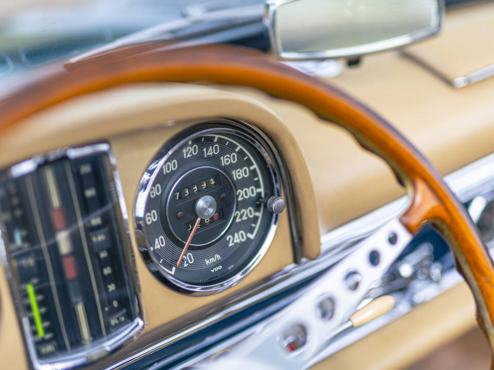 Immagine 23/50 di Mercedes-Benz 300 SL Roadster (1958)
