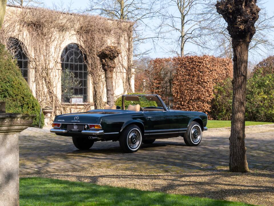 Image 19/30 de Mercedes-Benz 250 SL (1967)