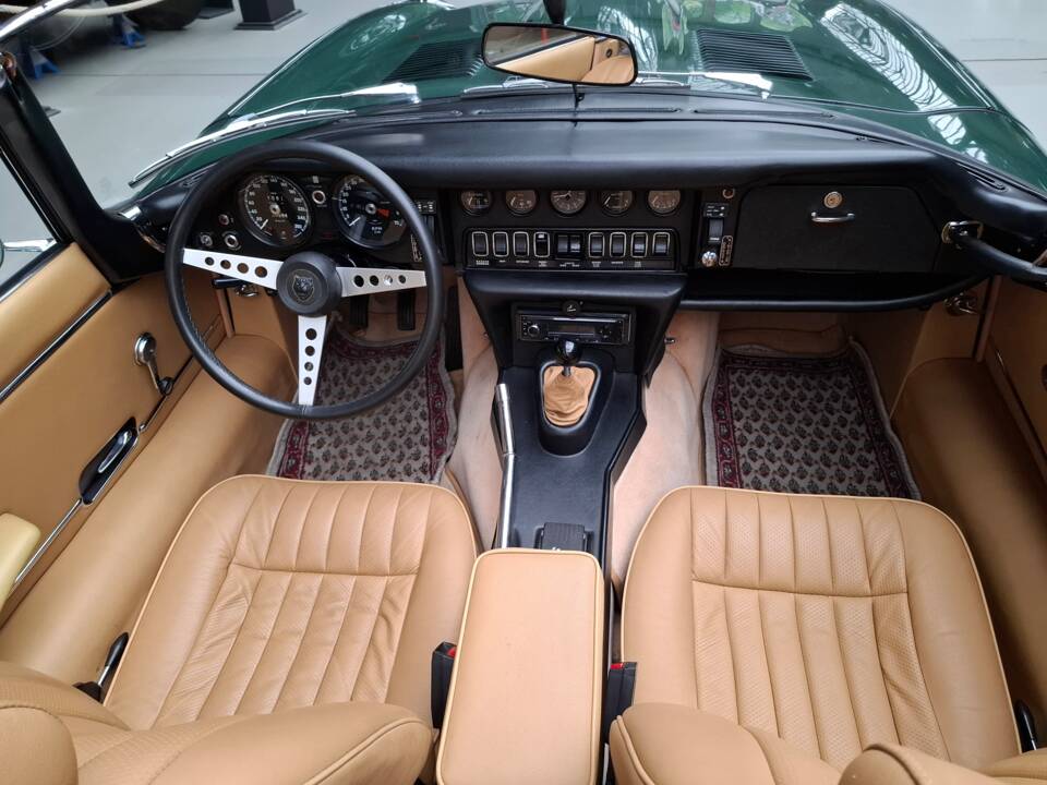 Image 12/29 de Jaguar Type E V12 (1975)