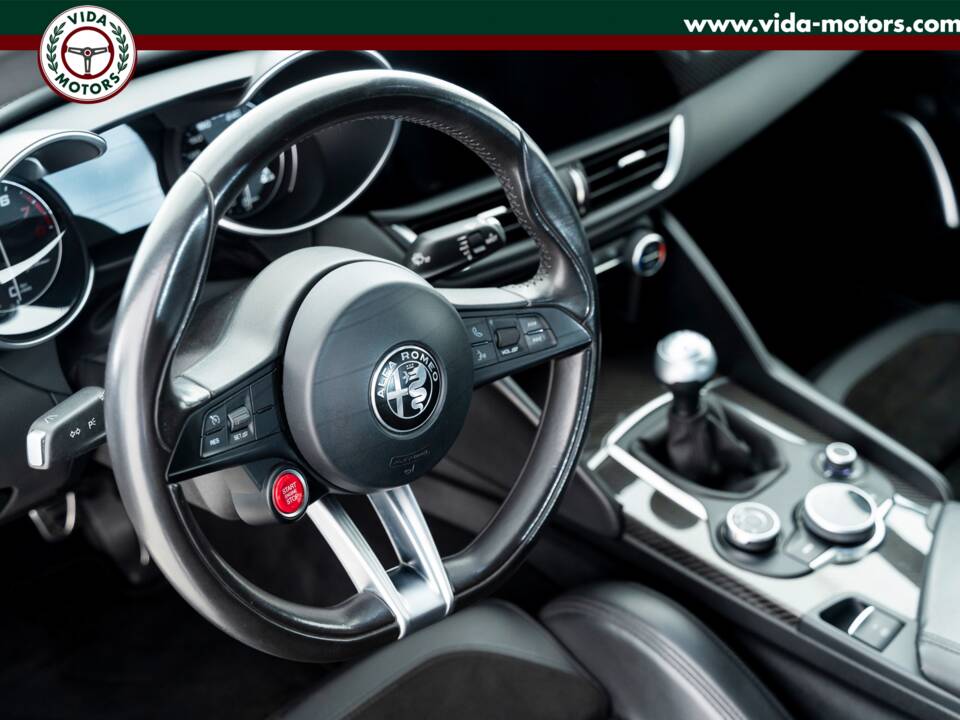 Bild 6/15 von Alfa Romeo Giulia Quadrifoglio (2017)