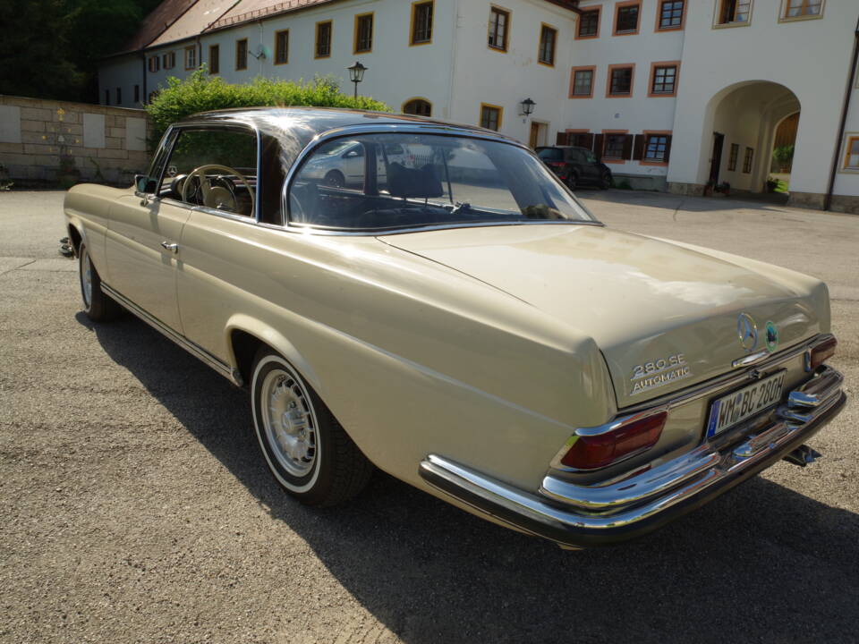 Image 12/73 de Mercedes-Benz 280 SE (1969)