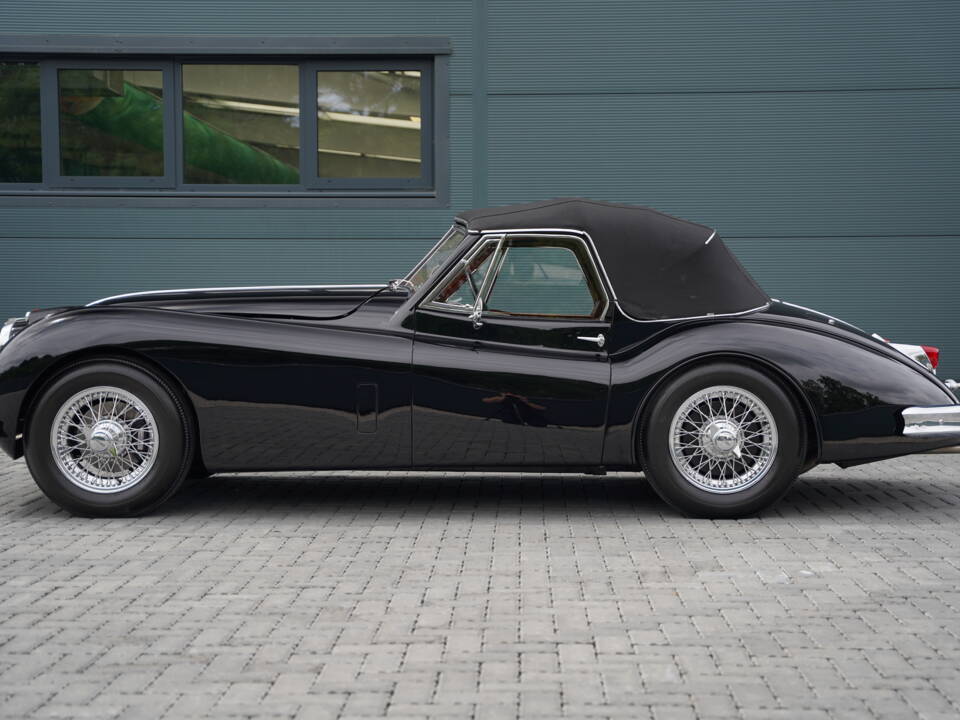 Image 30/50 of Jaguar XK 140 DHC (1956)