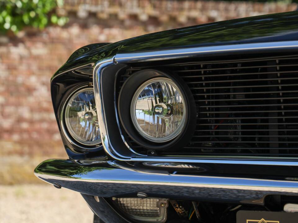 Image 22/50 of Ford Mustang 302 (1969)