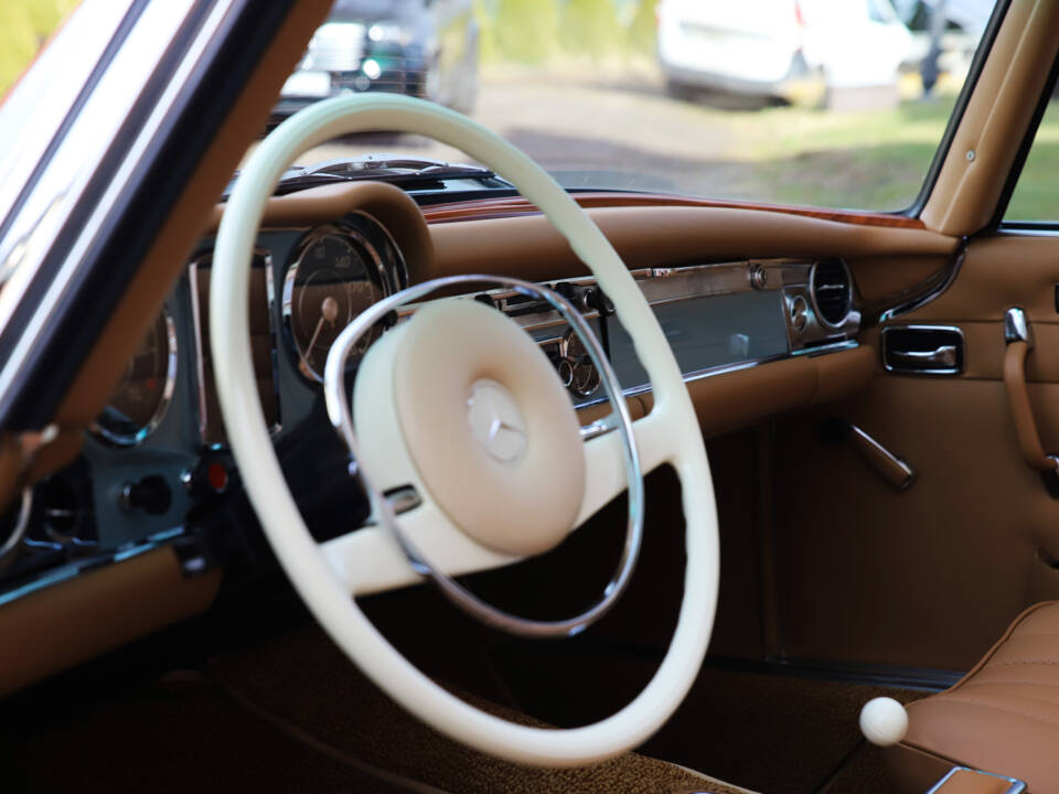 Afbeelding 37/40 van Mercedes-Benz 280 SL (1970)