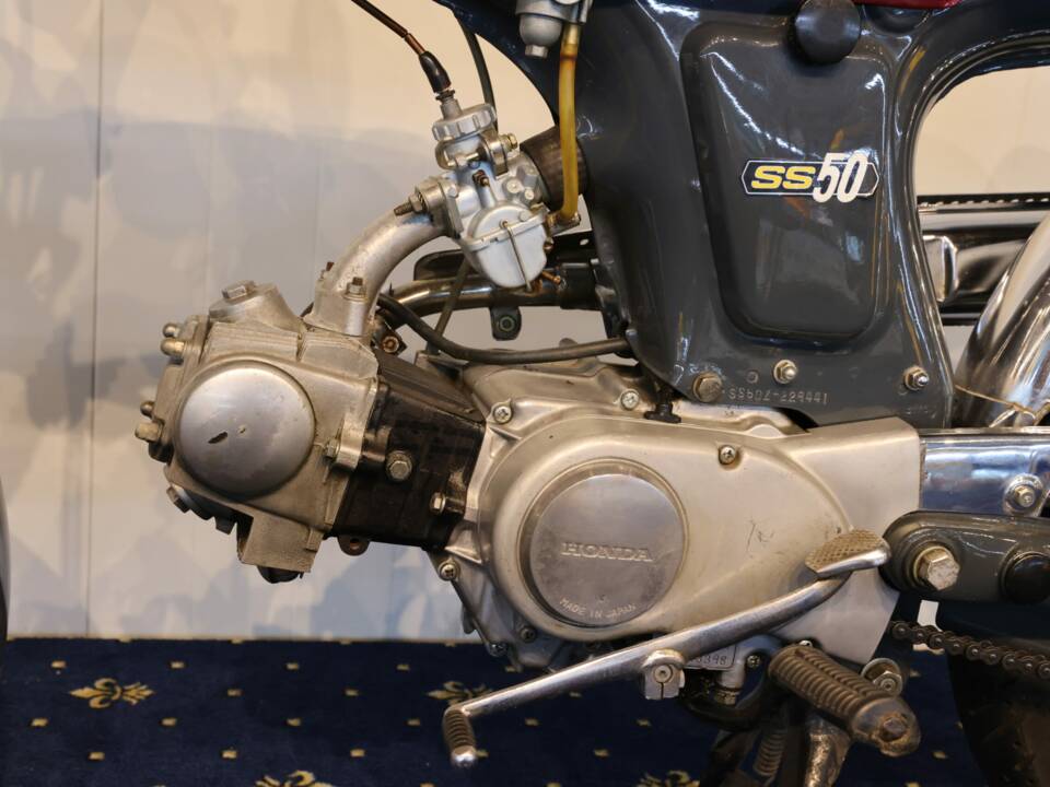 Image 17/21 de Honda SS 50 (1974)