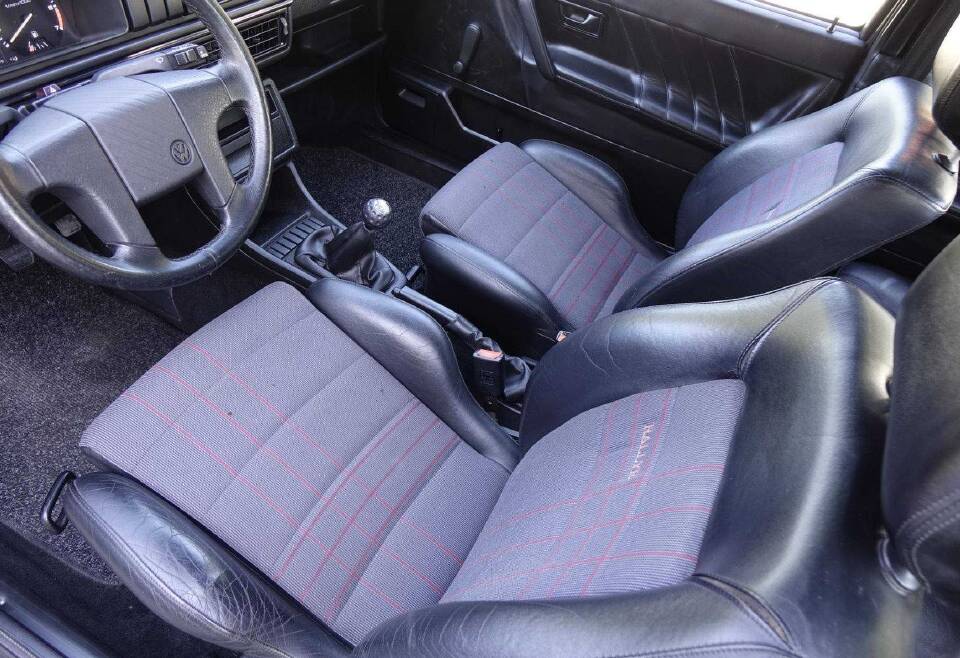 Immagine 8/12 di Volkswagen Golf Mk II Rallye 1.8 (1989)